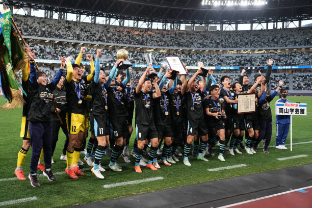 央视记者立 央视记者立